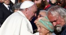 El Papa Francisco creará peluquerías gratuitas para indigentes 