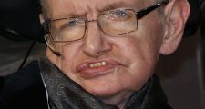 Hawking alerta sobre el instinto de agresión humana y pide más empatía