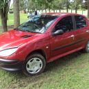 En un Peugeot 206 , llevó el animal faenado
