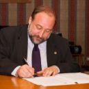 FIRMA DE CONVENIO ENTRE LA FUNDACIÓN CENTRO Y EL RECTOR DE U.N.R.