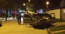 Un hombre que huía de la policía en un auto robado chocó una moto y mató a las tres personas