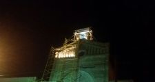 Prueba de la iluminación de la fachada y campanario del templo parroquial.