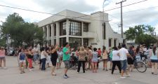 Vecinos se movilizaron por problemas con el agua potable