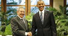 Barack Obama se reúne con Raúl Castro