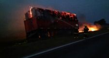 Se incendió un acoplado en Ruta 11